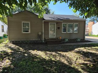 2421 S Bennett Ave, Wichita, KS 67217