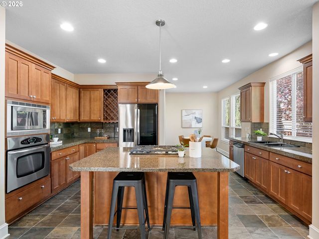 12847 Nw BAYONNE Ln, Portland, OR 97229