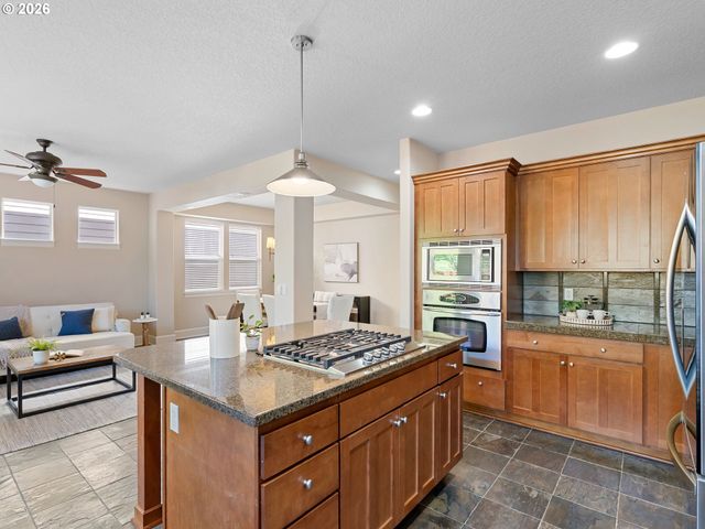 12847 Nw BAYONNE Ln, Portland, OR 97229