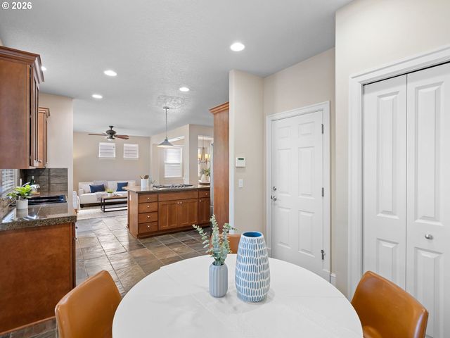 12847 Nw BAYONNE Ln, Portland, OR 97229