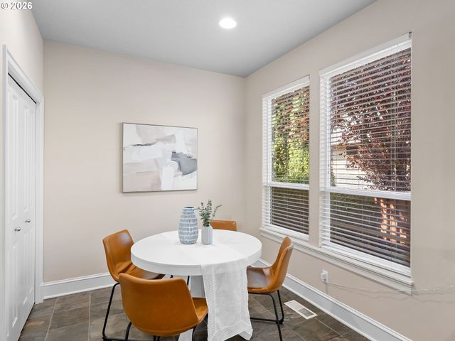 12847 Nw BAYONNE Ln, Portland, OR 97229