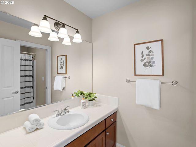 12847 Nw BAYONNE Ln, Portland, OR 97229