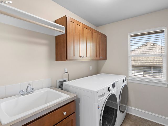 12847 Nw BAYONNE Ln, Portland, OR 97229