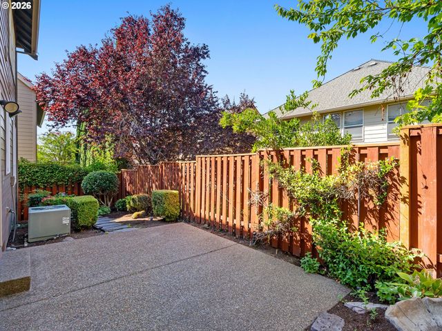 12847 Nw BAYONNE Ln, Portland, OR 97229