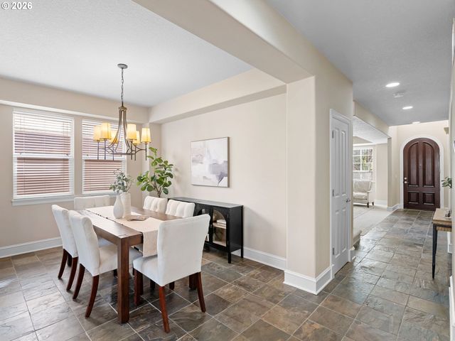 12847 Nw BAYONNE Ln, Portland, OR 97229