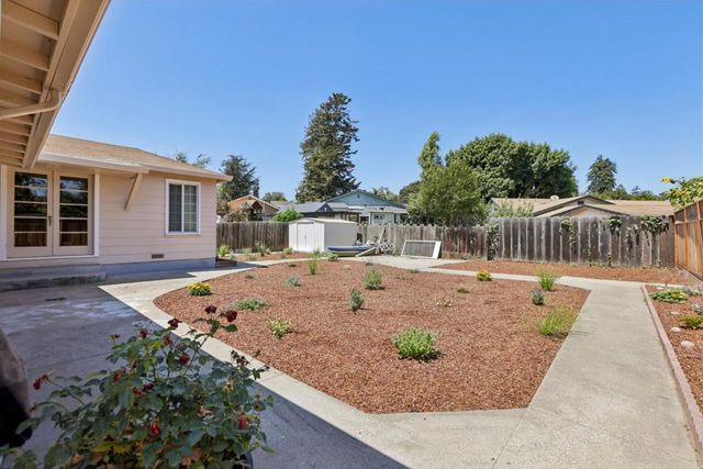 12 Taylor Road, Watsonville, CA 95076