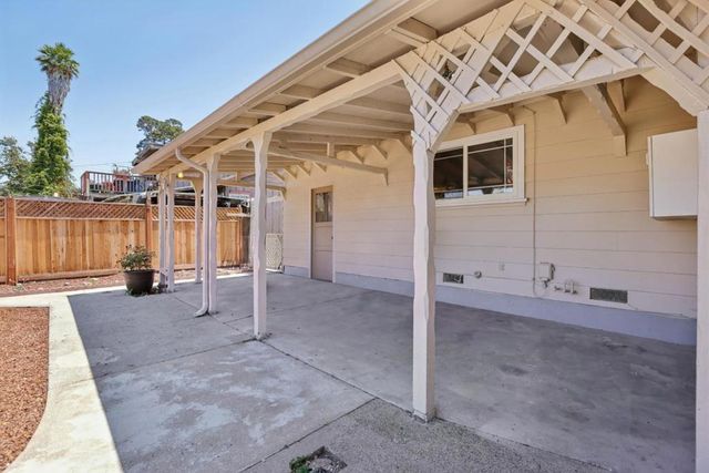 12 Taylor Road, Watsonville, CA 95076