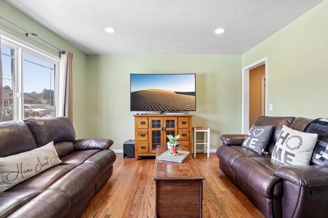 12 Taylor Road, Watsonville, CA 95076