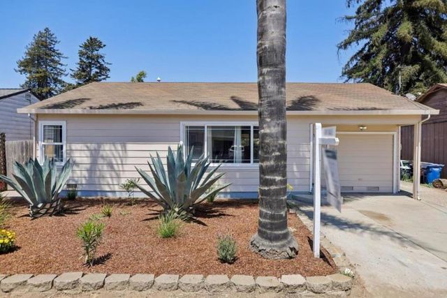 12 Taylor Road, Watsonville, CA 95076