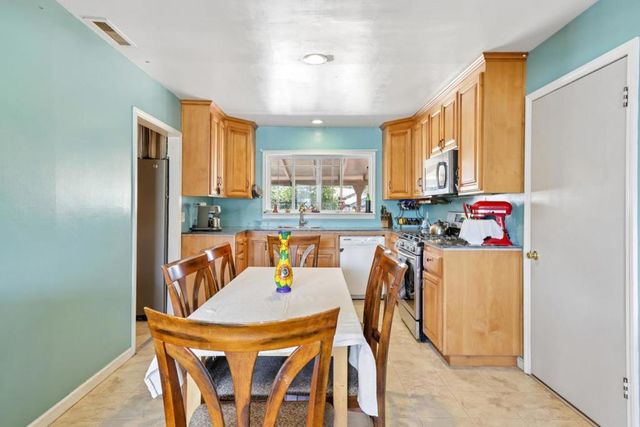12 Taylor Road, Watsonville, CA 95076