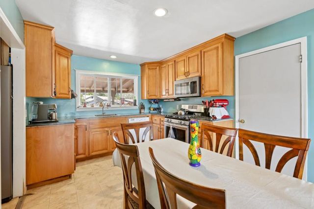 12 Taylor Road, Watsonville, CA 95076