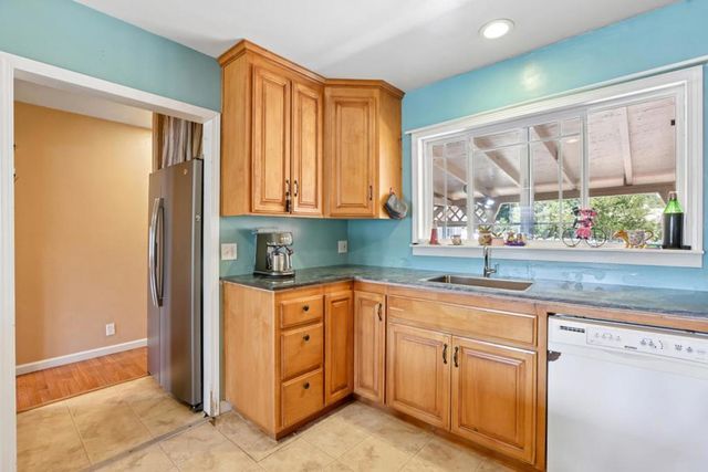 12 Taylor Road, Watsonville, CA 95076