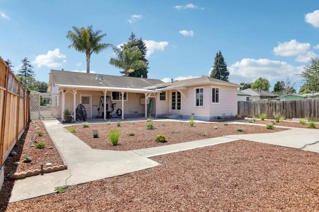 12 Taylor Road, Watsonville, CA 95076