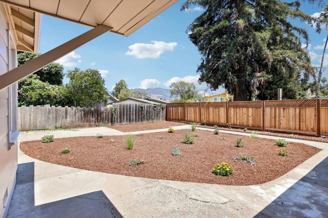 12 Taylor Road, Watsonville, CA 95076