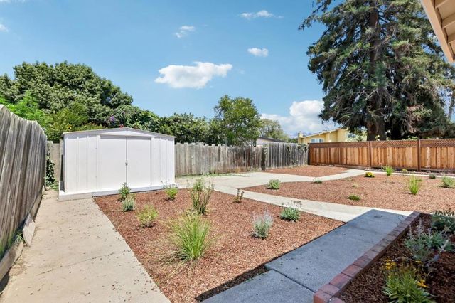 12 Taylor Road, Watsonville, CA 95076