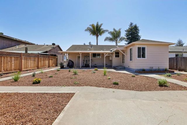 12 Taylor Road, Watsonville, CA 95076