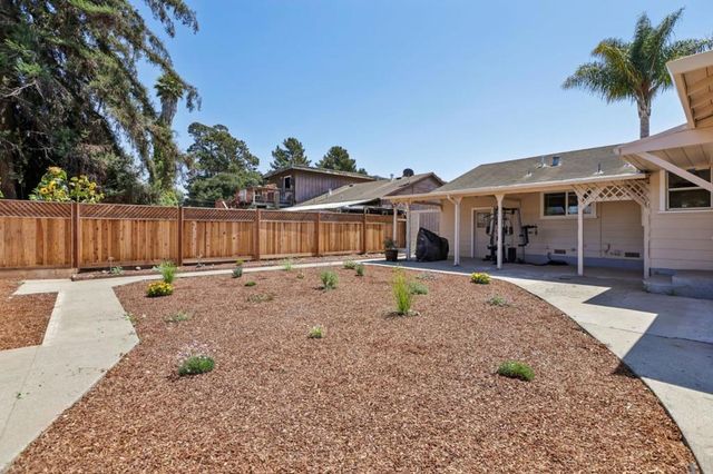 12 Taylor Road, Watsonville, CA 95076