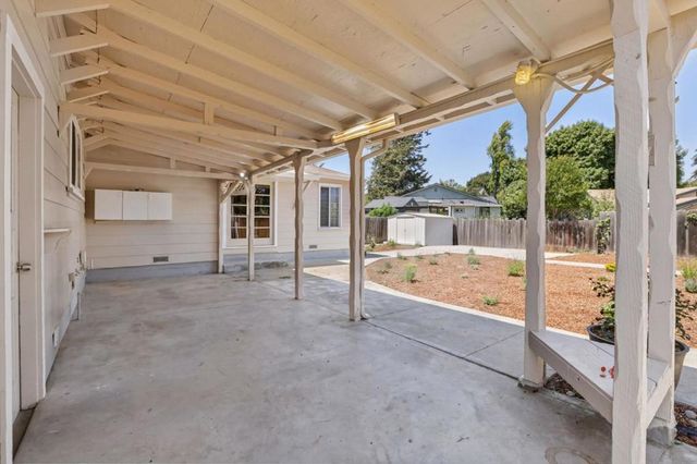 12 Taylor Road, Watsonville, CA 95076