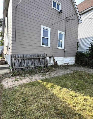 1020 S 32ND STREET, Milwaukee, WI 53215
