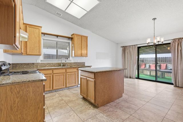 6613-5413 Mercedes Ave, Citrus Heights, CA 95621