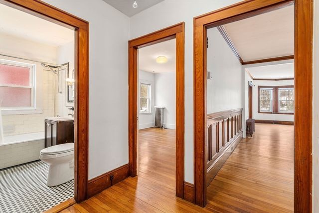 27-28 Seagrave Rd, Cambridge, MA 02140