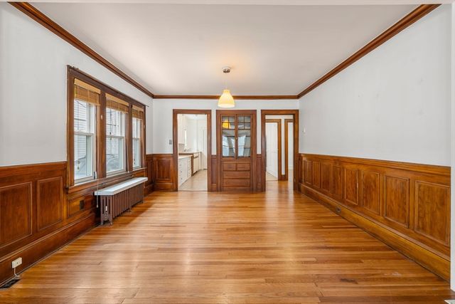 27-28 Seagrave Rd, Cambridge, MA 02140