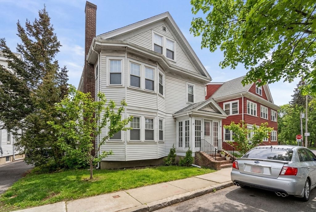 27-28 Seagrave Rd, Cambridge, MA 02140