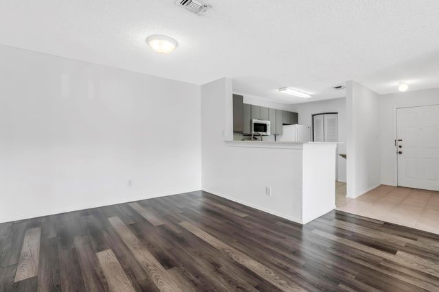 11245 W Atlantic Boulevard 205, Coral Springs, FL 33071