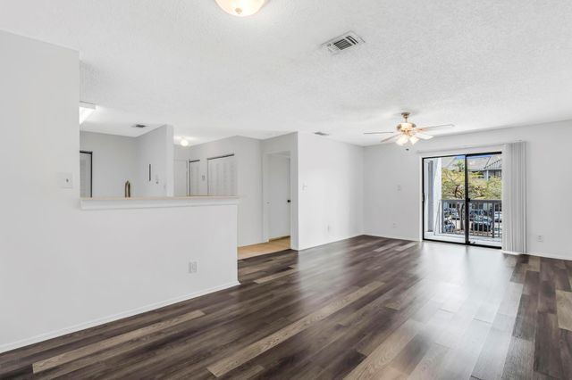 11245 W Atlantic Boulevard 205, Coral Springs, FL 33071