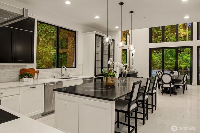 12284 196th Avenue NE, Redmond, WA 98053