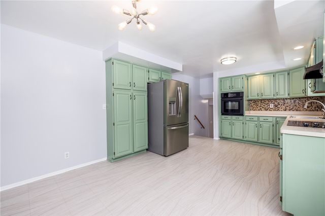 153 Kennedy Circle, Irondequoit, NY 14609