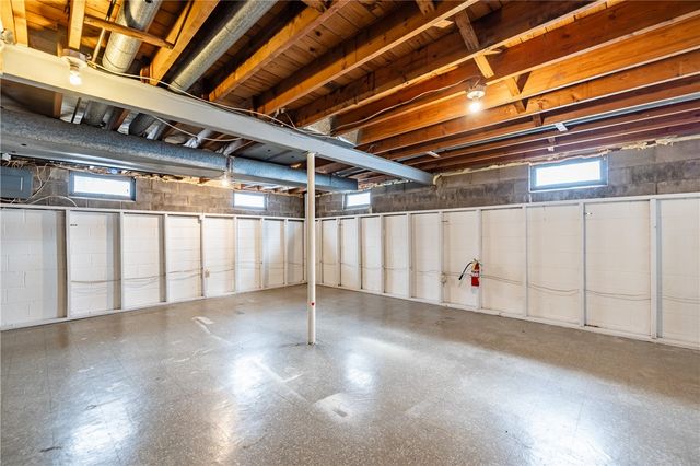 153 Kennedy Circle, Irondequoit, NY 14609