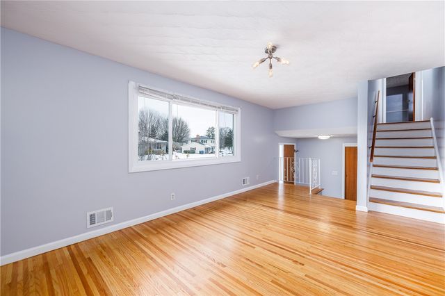 153 Kennedy Circle, Irondequoit, NY 14609