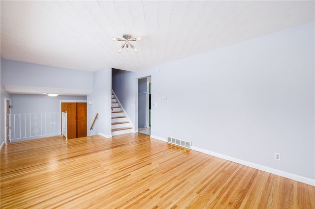 153 Kennedy Circle, Irondequoit, NY 14609