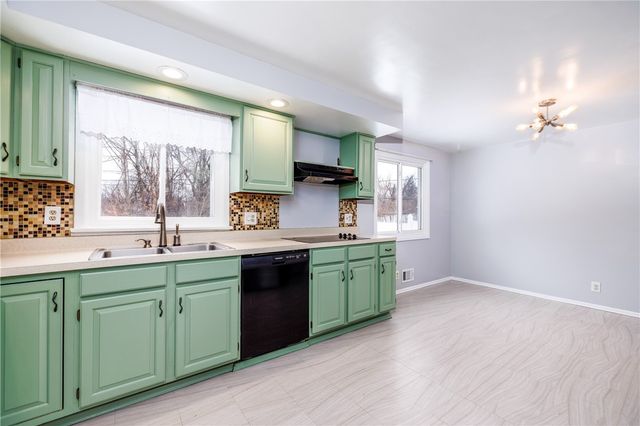 153 Kennedy Circle, Irondequoit, NY 14609