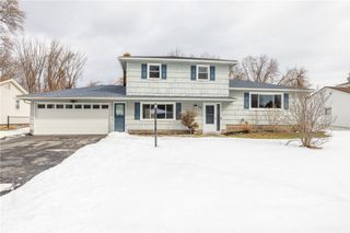 153 Kennedy Circle, Irondequoit, NY 14609