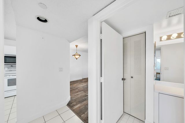 9580 Weldon Cir 408K, Fort Lauderdale, FL 33321