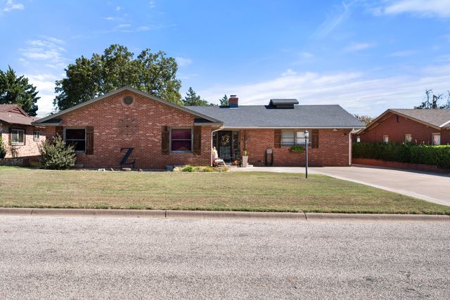 1204 Garland Street, Plainview, TX 79072