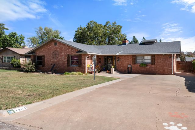 1204 Garland Street, Plainview, TX 79072