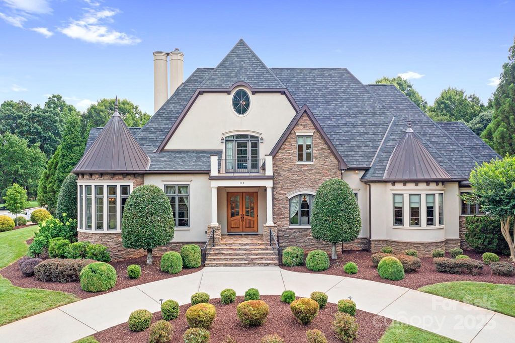 114 Thurstons Way, Mooresville, NC 28117