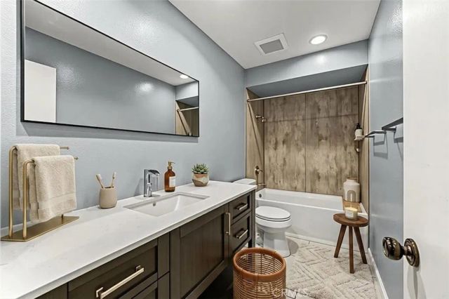 805 Temple Terrace 301, Los Angeles, CA 90042