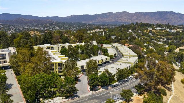 805 Temple Terrace 301, Los Angeles, CA 90042