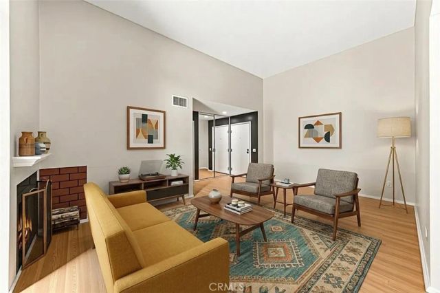 805 Temple Terrace 301, Los Angeles, CA 90042