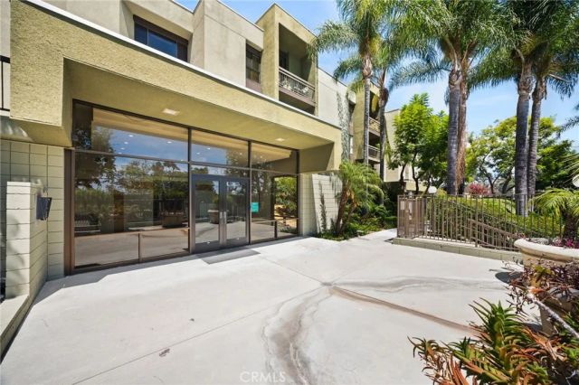 805 Temple Terrace 301, Los Angeles, CA 90042
