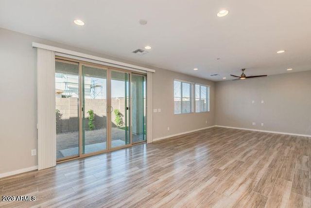 1800 S Follett Way, Gilbert, AZ 85295