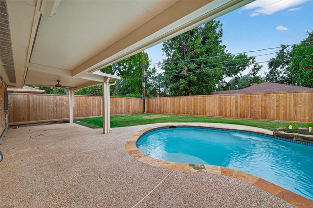 6926 Pine Grove Drive, Houston, TX 77092