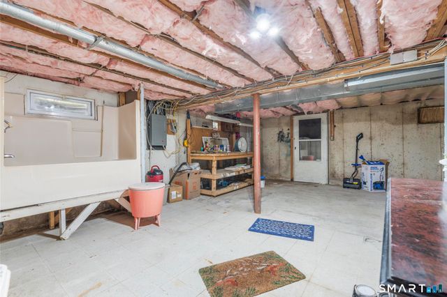 85 Brooksvale Avenue, Hamden, CT 06518