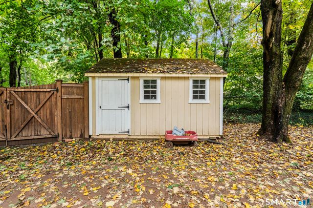 85 Brooksvale Avenue, Hamden, CT 06518