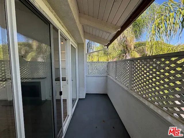 733 Huntley Drive, West Hollywood, CA 90069