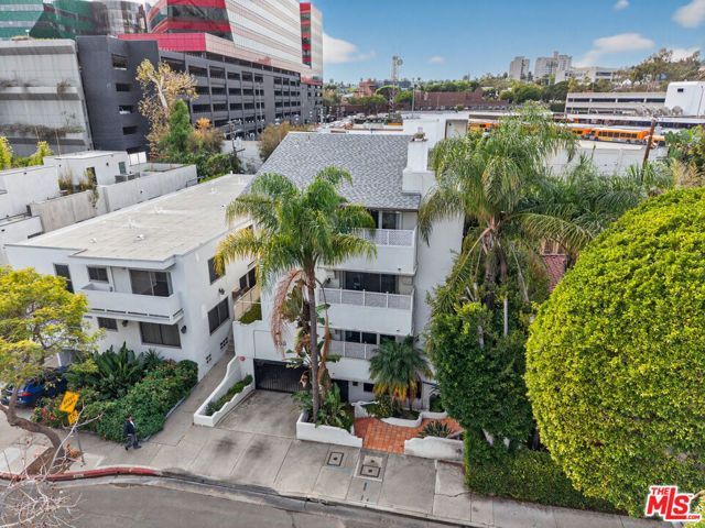 733 Huntley Drive, West Hollywood, CA 90069